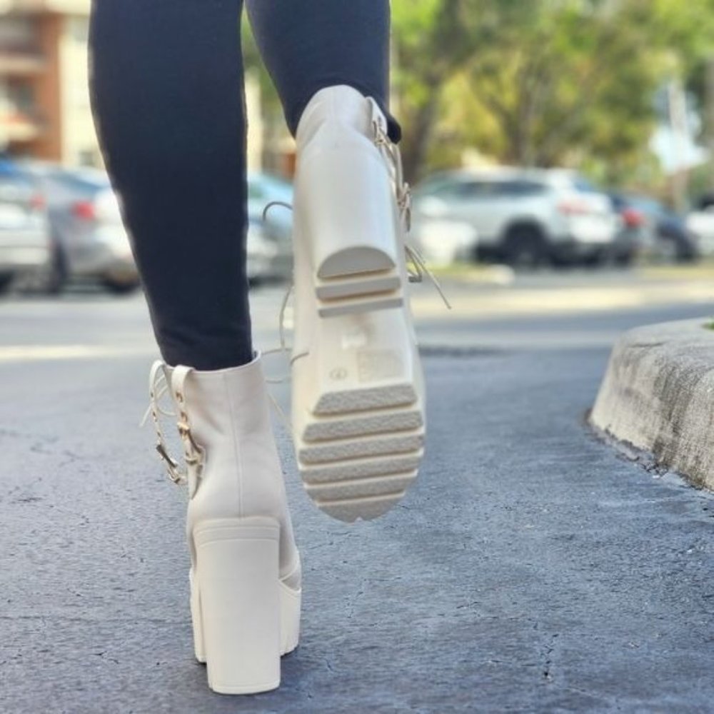 Women's Block Heel Lace Up Botties White Color - Picture 7 of 7